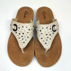 2/$30 Clarks Leather Upper Women's 7M Cream‎ and Tan Sandals EUC Boho Beach